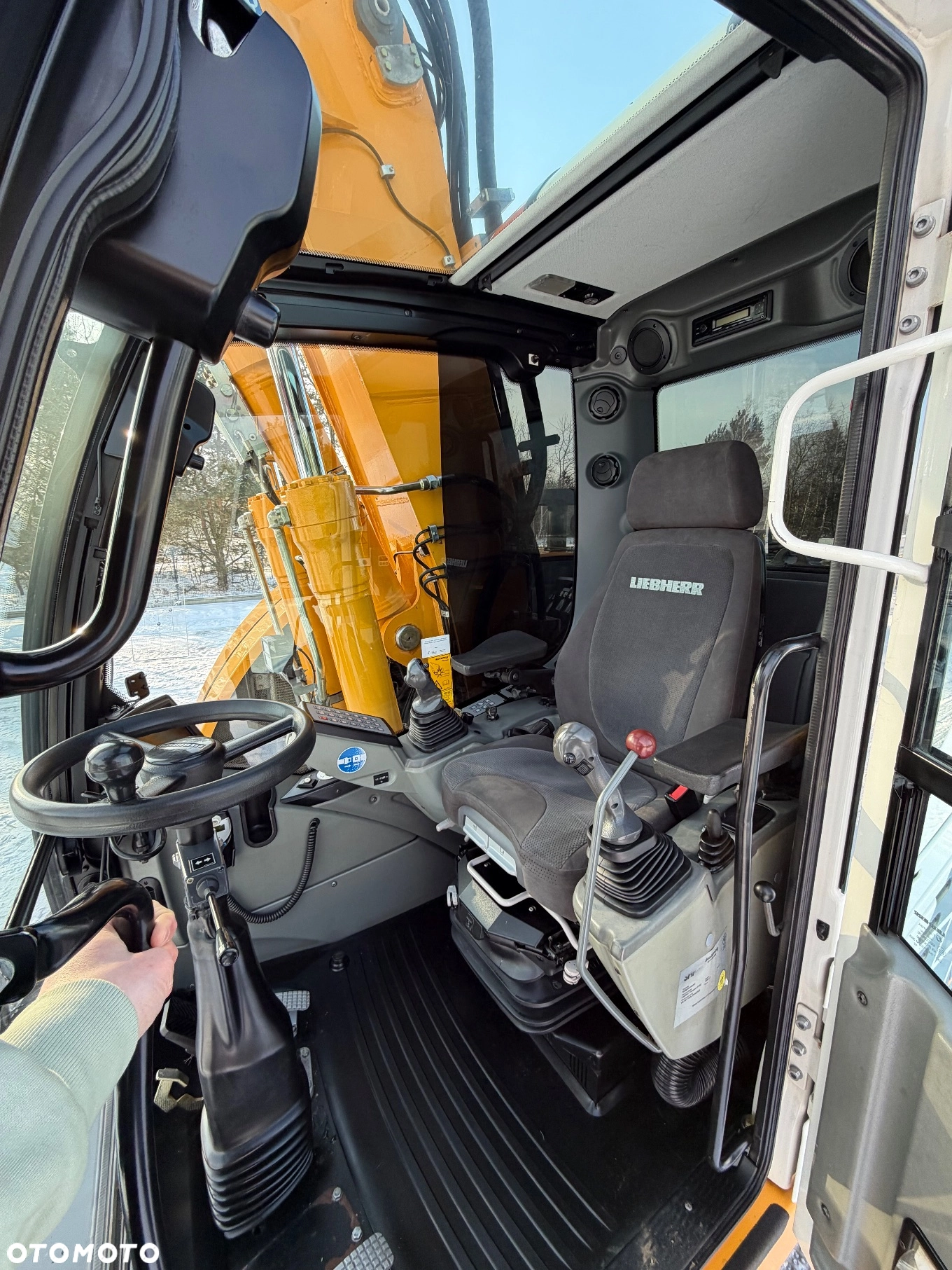 Liebherr A918 compactr6