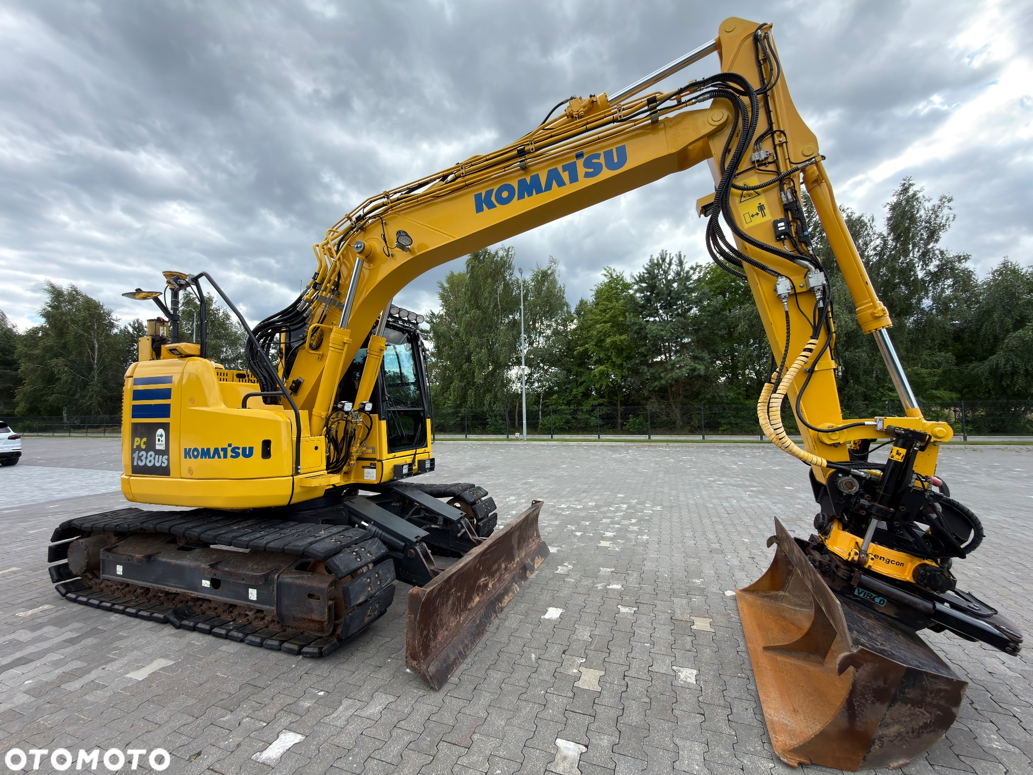 Komatsu PC138US