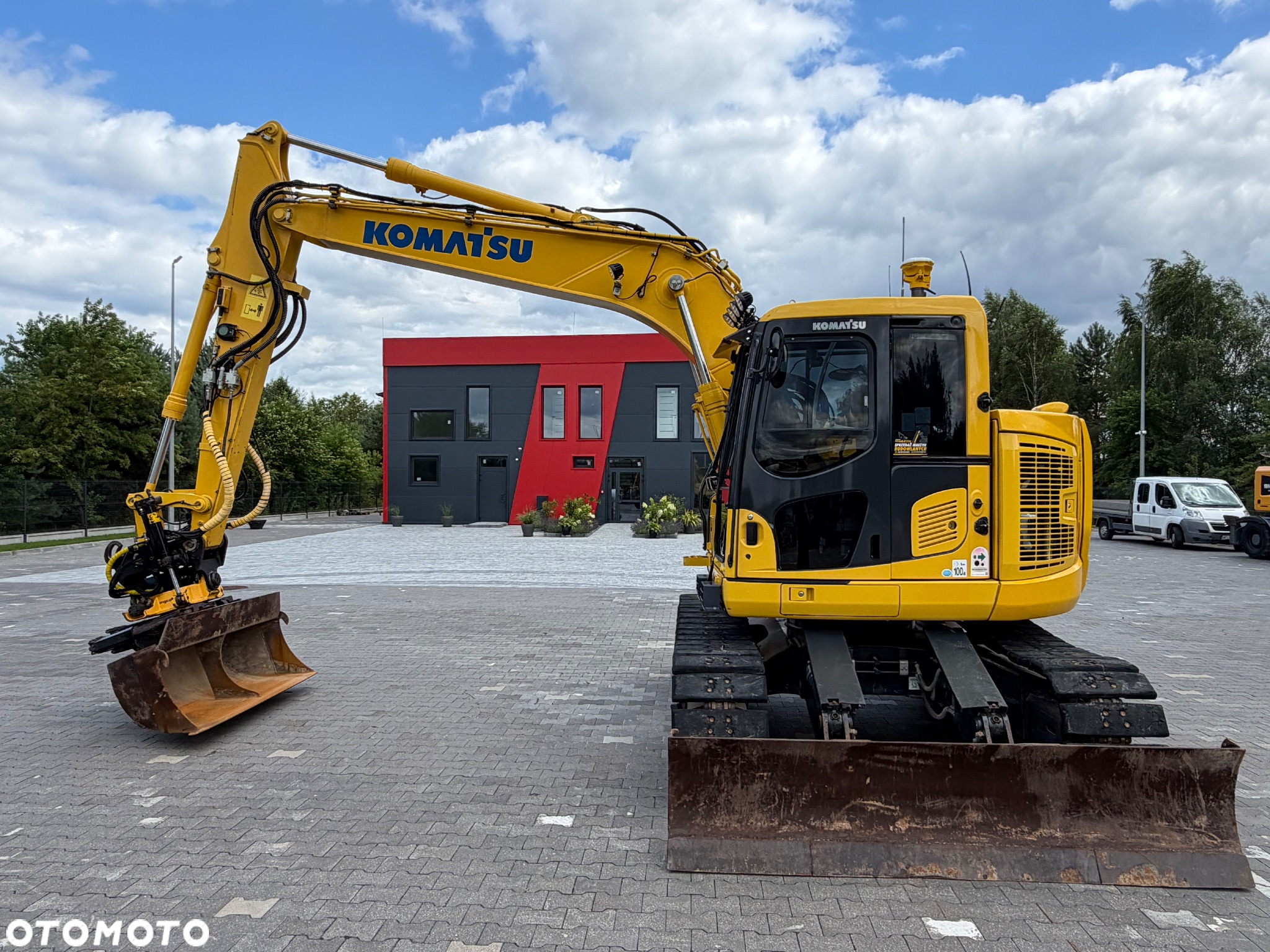 Komatsu PC138US