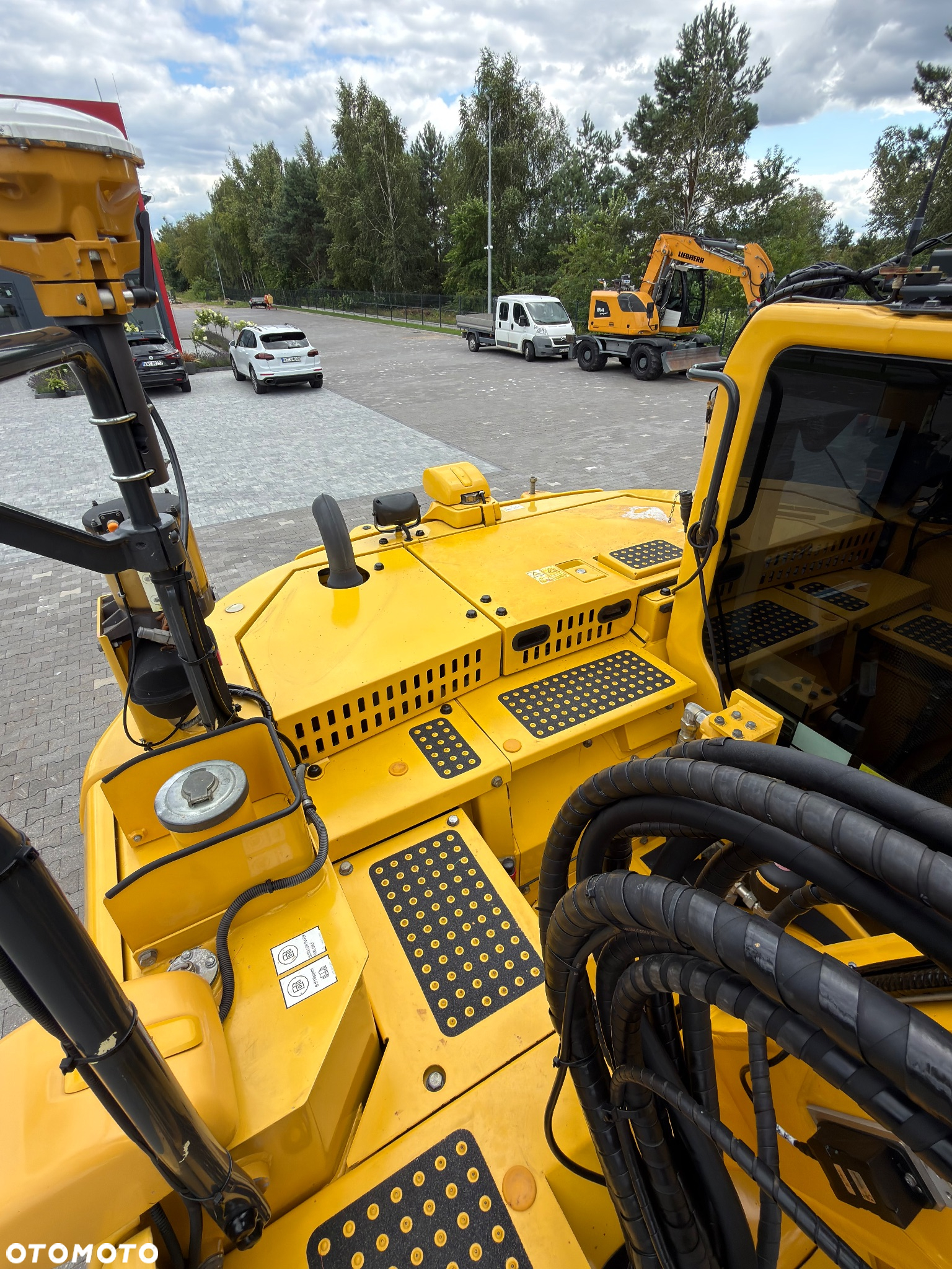 Komatsu PC138US
