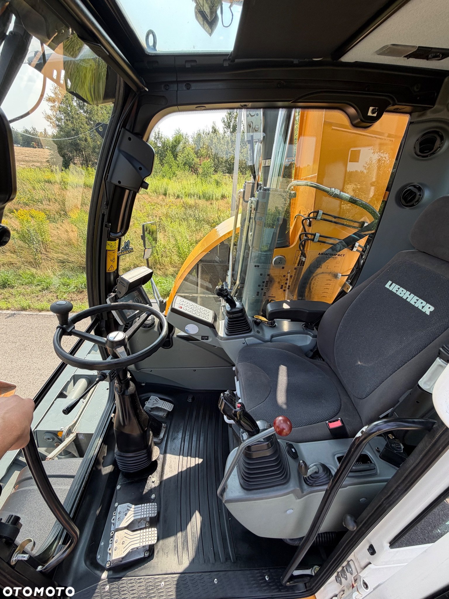 Liebherr A914 compact |rototilt |lapy-plug|