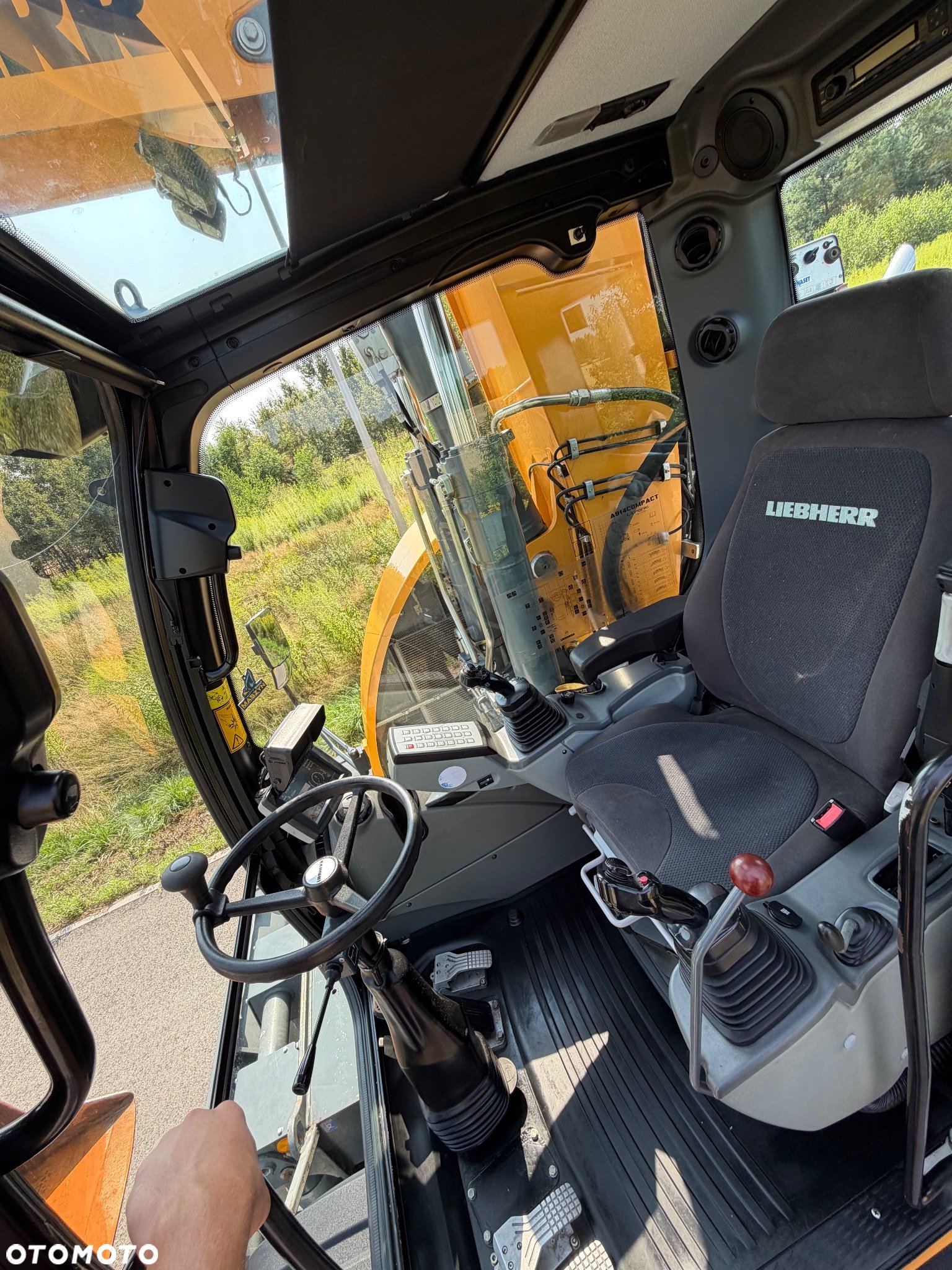 Liebherr A914 compact |rototilt |lapy-plug|