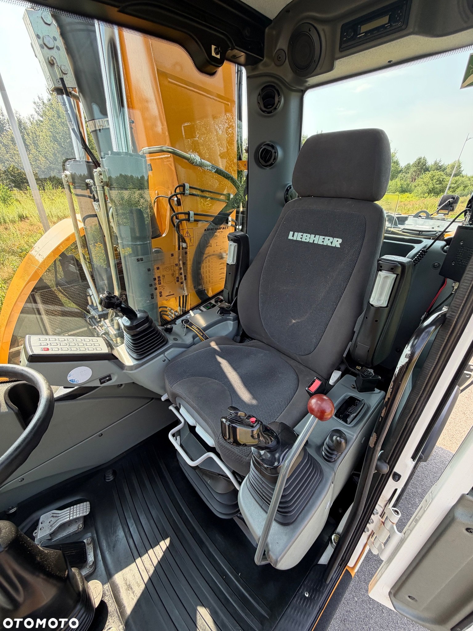 Liebherr A914 compact |rototilt |lapy-plug|